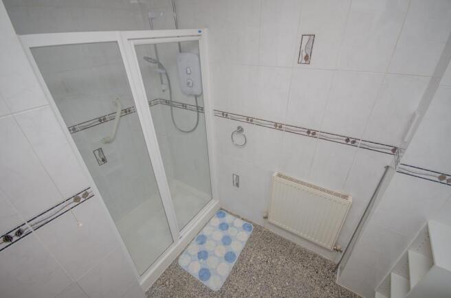 Annex shower room.jpg