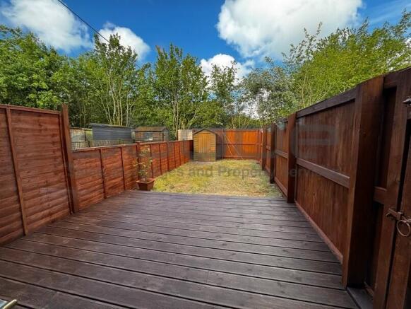 2 bed End of Terrace to rent Image 5