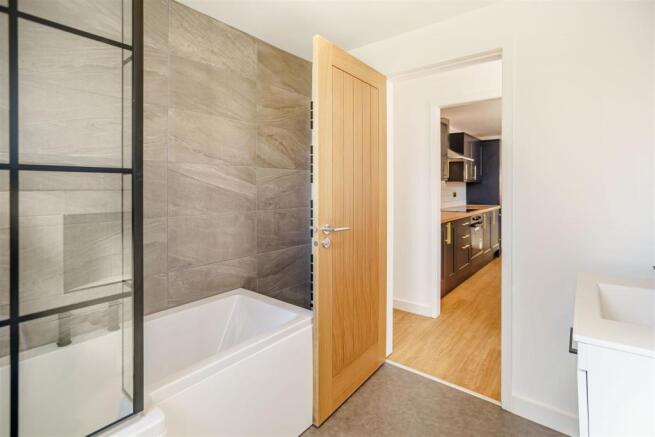 8519013-interior16.jpg