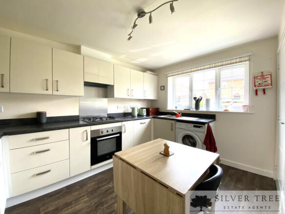 2 bed Semi-Detached for sale Image 5