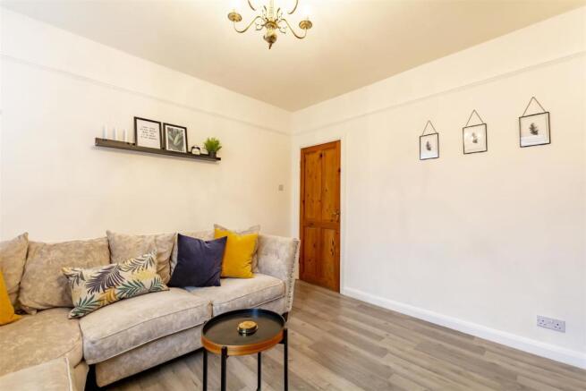Living Room (5)-HDR copy.jpg