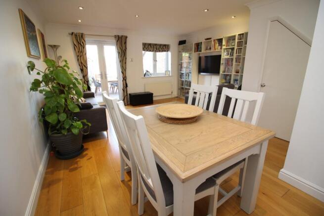 Lounge/Dining Room