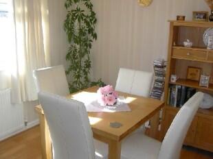 Dining Room/Bed 3