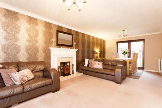 Lounge/Dining Room