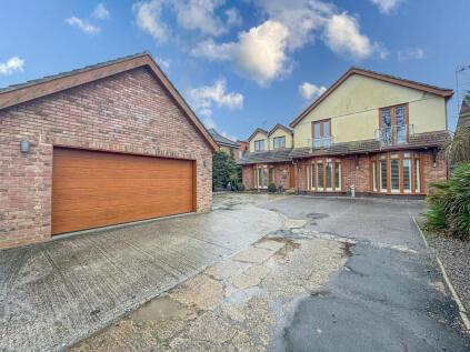 Ashingdon Road, Ashingdon, SS4 3