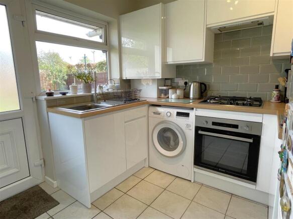 RE-FITTED KITCHEN