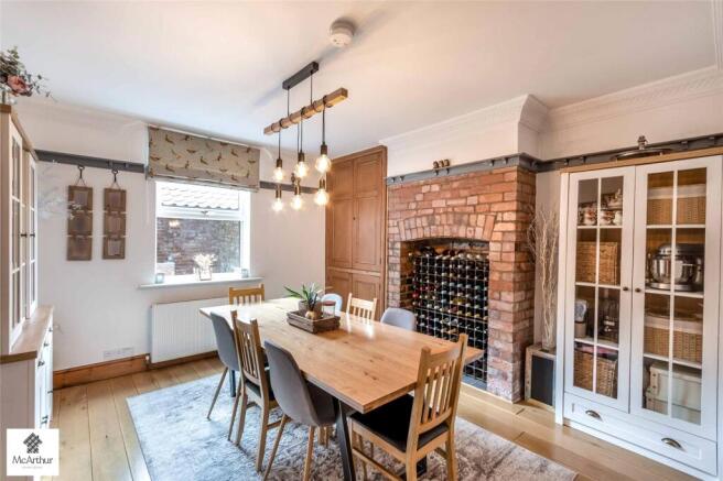4 bed Detached for sale Image 7