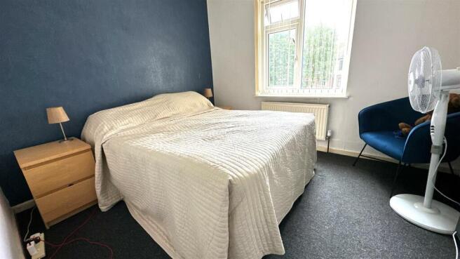 bedroom 1.JPG