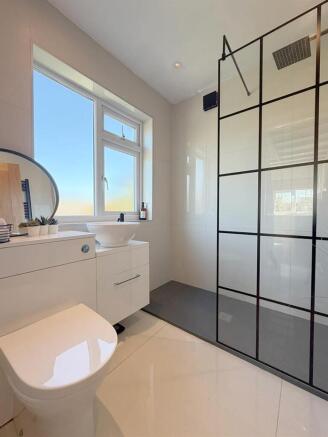 3 bed Semi-Detached for sale Image 10