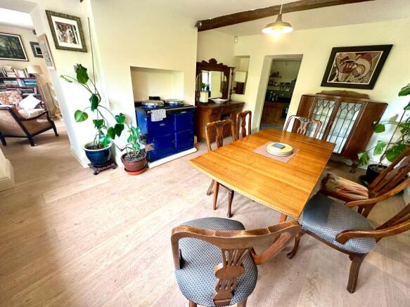5 bed Detached for sale Image 7