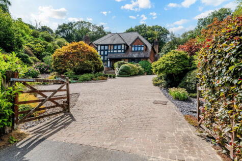 Brassey Hill, Oxted, Surrey, RH8 0ES