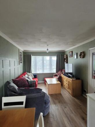 london road lounge 1