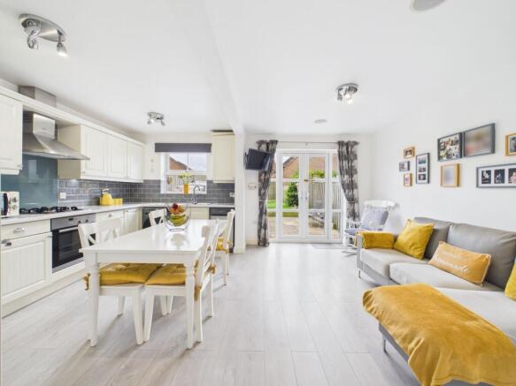 Long Acre, Camblesforth, YO8 photo 4