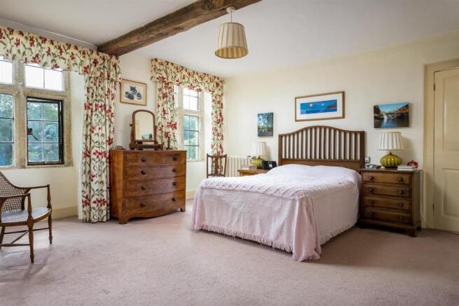 75 - Bagendon Manor - GL7 7DU - L Web.jpg