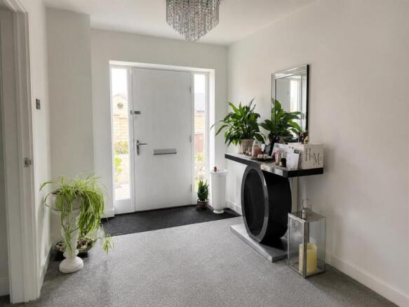 4 bed Detached for sale Image 6