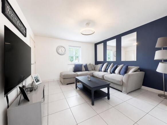 5 bed Detached for sale Image 6