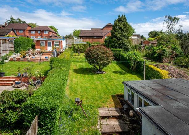 30 Goldthorn Avenue-gdn1.jpg