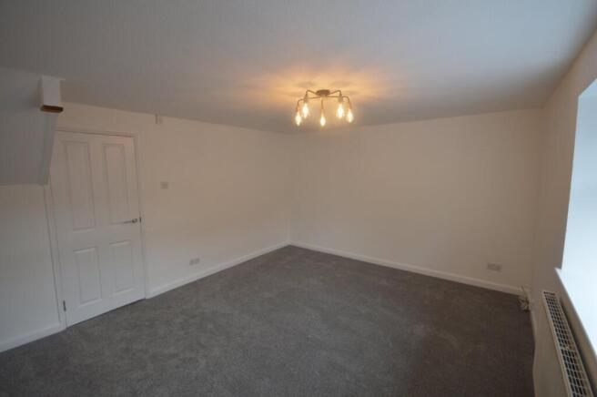 2 bed Maisonette to rent Image 5