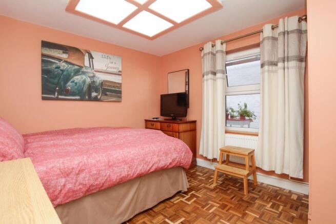 Flat A, 17 Wellingto