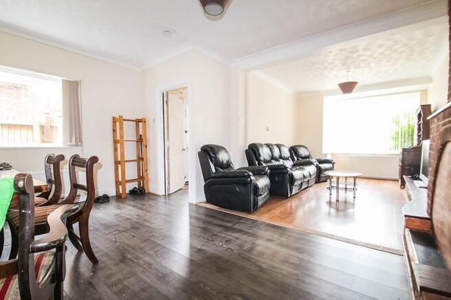 Living Room (Main)