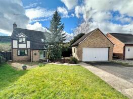2, Latchen Orchard, Longhope GL17 0QU