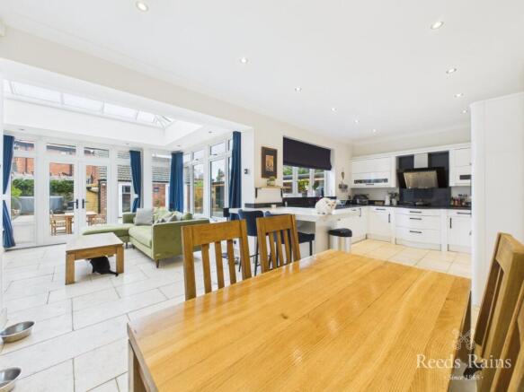 4 bed Detached for sale Image 12