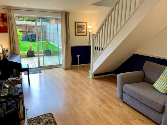 LOUNGE/DINING ROOM