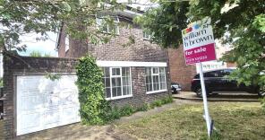 98, Dale Croft Rise, Bradford BD15 9AX