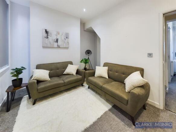 4 bed Terraced to rent Image 4