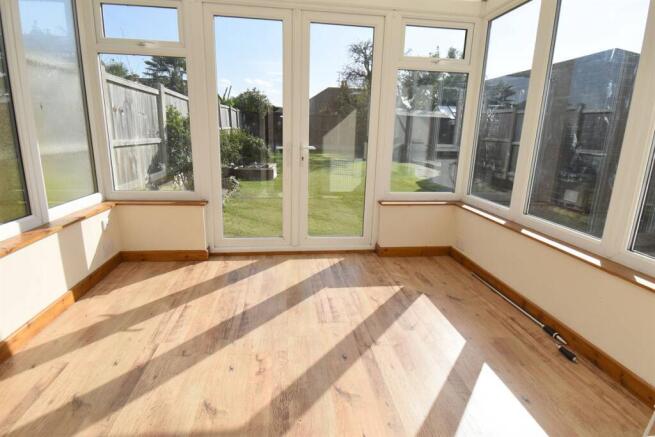 Woodman Avenue, Swalecliffe, Whitstable photo 4