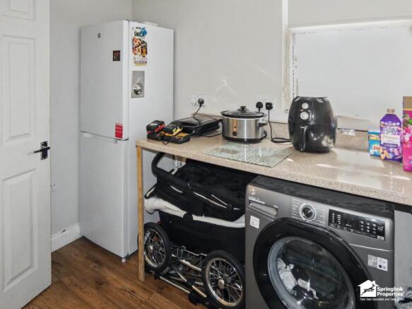 4 bed Terraced for sale Image 5