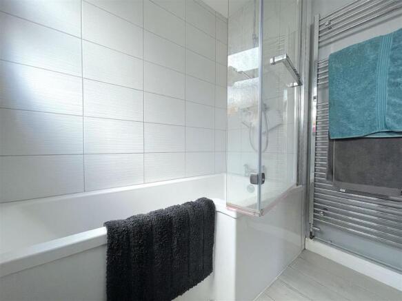 Family Bathroom (3).jpeg