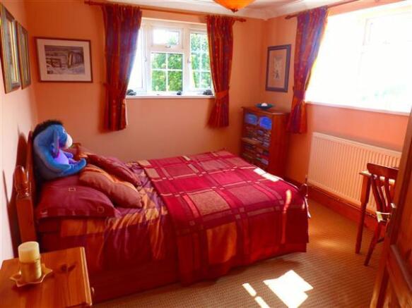 BEDROOM 2