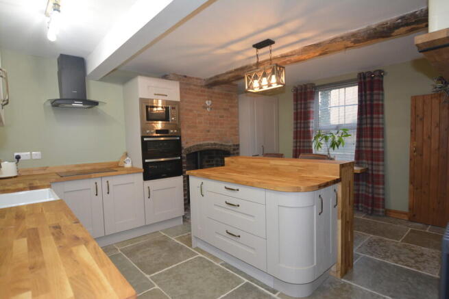 Fitted Kitchen Br...