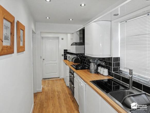 3 bed Semi-Detached for sale Image 4