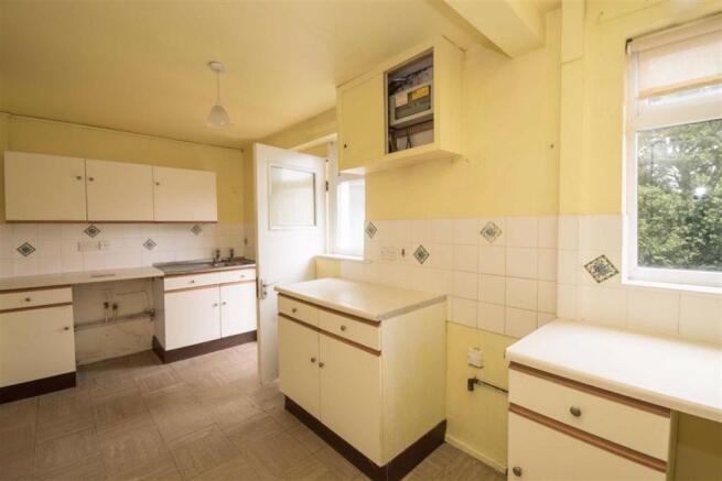 KITCHEN/DINING ROOM