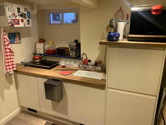 Fitted kitchen