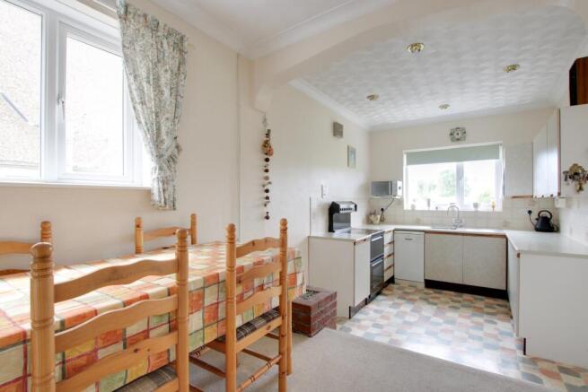 KITCHEN BREAKFAST ROOM