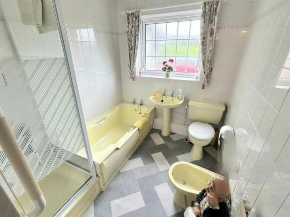 3 bed Detached Bungalow for sale Image 9