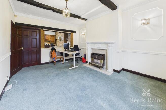 4 bed Detached for sale Image 9