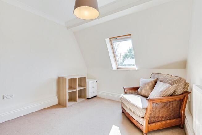 2 bed Flat for sale Image 5