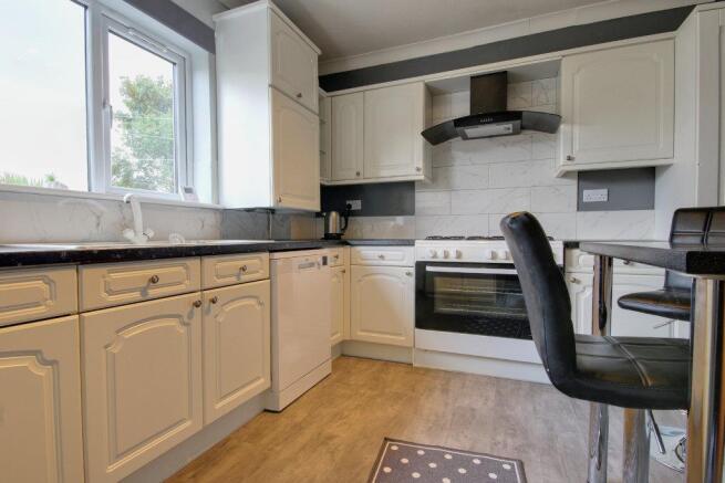 Modern Kitchen with breakfast bar