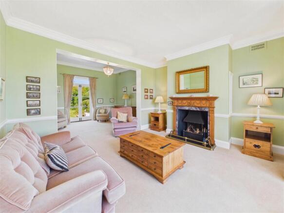 5 bed Detached for sale Image 6