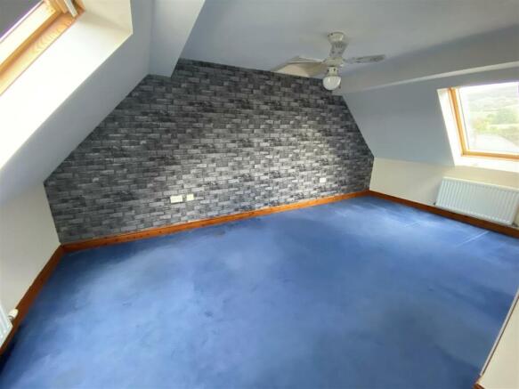 Top Bedroom 2.jpg