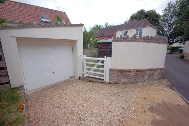 Baytree Cott Drive & Garage 2.JPG