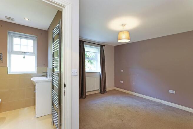 4 bed Terraced for sale Image 11