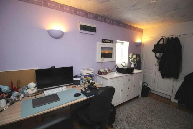 Photo 8