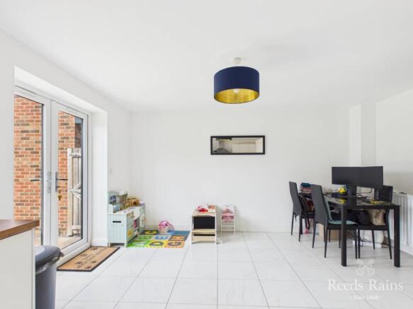 4 bed Detached for sale Image 9