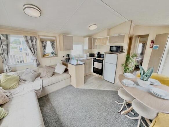 Willerby Rio, Venture Caravan Park, Langridge Way, Morecambe, Lancashire, LA4 4TQ photo 4