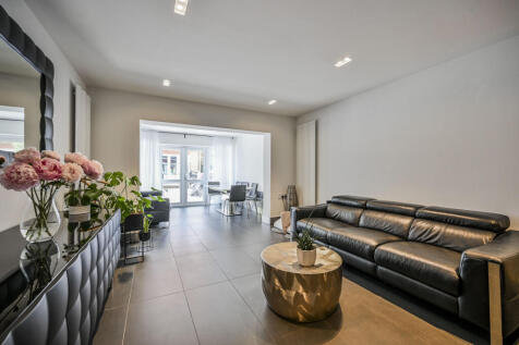 Glen Mews, Walthamstow, London, E17